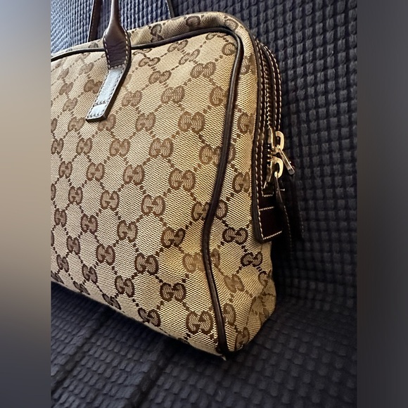 Preloved authentic Gucci tote bag. - Picture 2 of 16